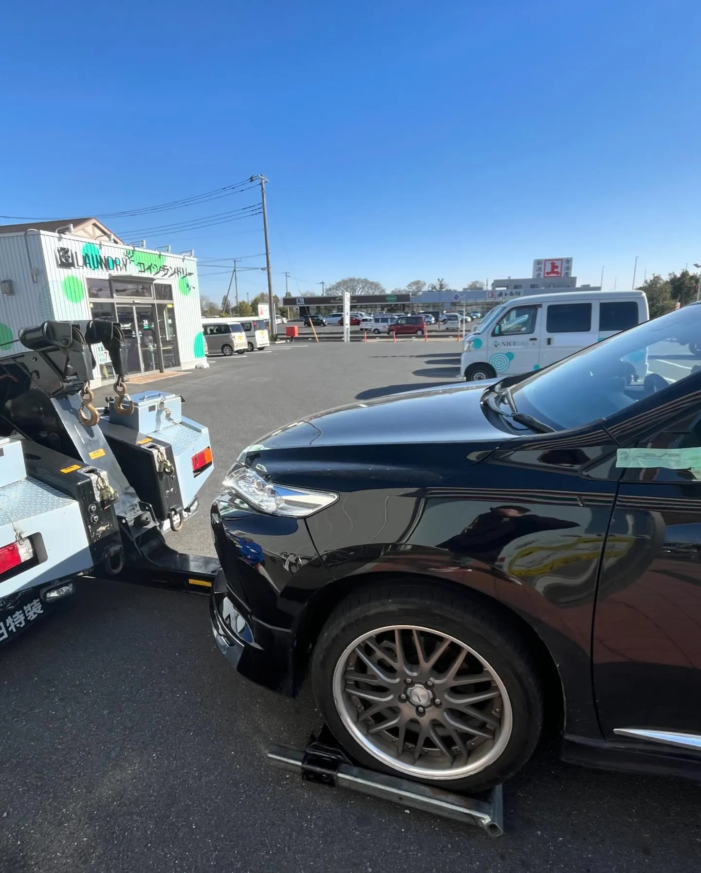 本日越谷にてお客様先は向かう途中で大型トラックと事故に遭い私...